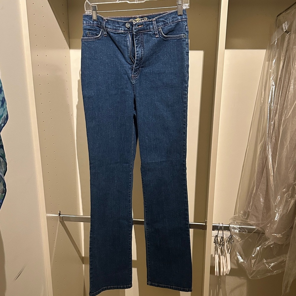 Stylish Blue Straight Leg Women's Jeans